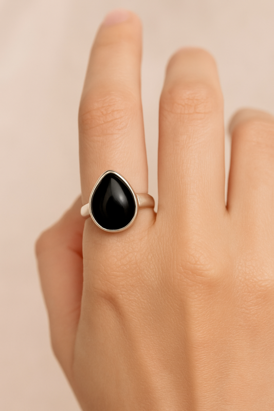 Round Pointed Onyx Ring - Size 7