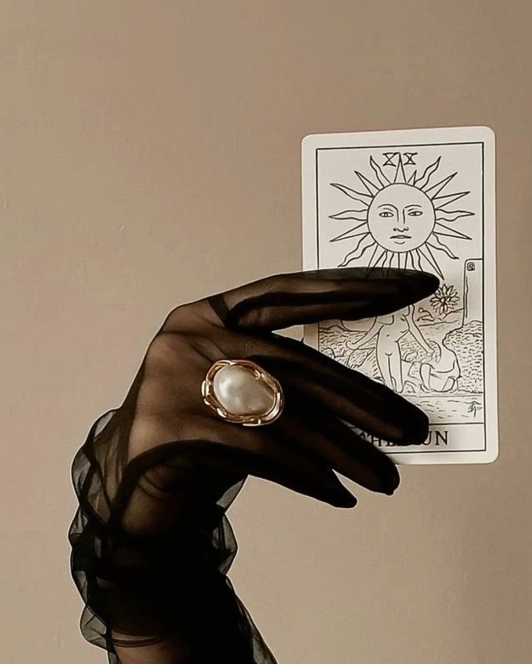 How to Sit With a Tarot Message Instead of Reacting to It