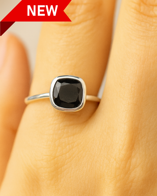 Cushion Cut Onyx Ring – Size 7